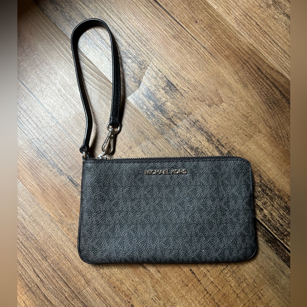 Michael Kors wristlet